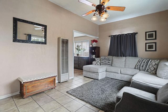 517 S Sacramento St, Lodi, CA 95240