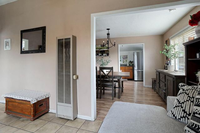 517 S Sacramento St, Lodi, CA 95240