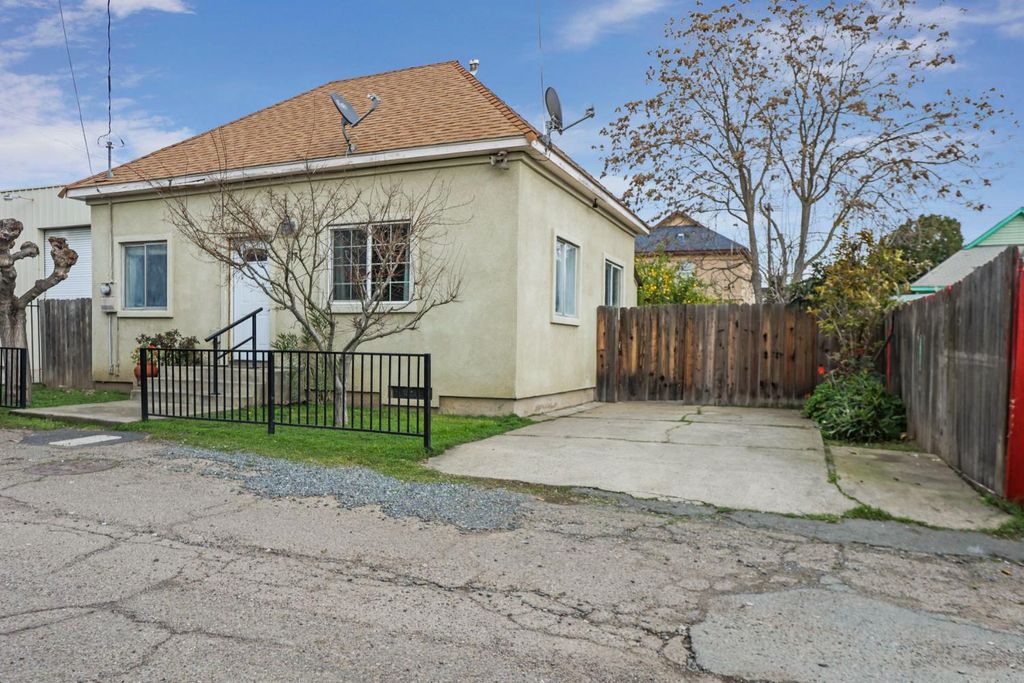 517 S Sacramento St, Lodi, CA 95240