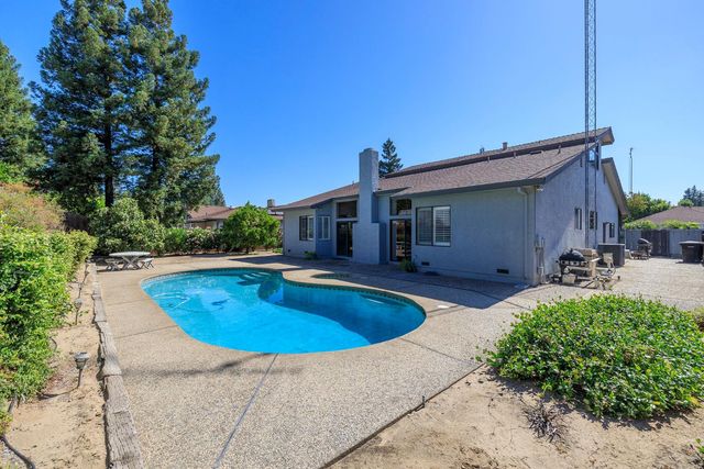 6707 Zerillo Dr, Riverbank, CA 95367