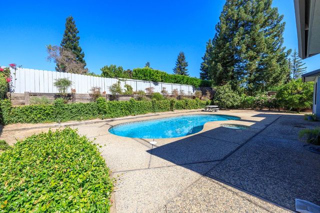 6707 Zerillo Dr, Riverbank, CA 95367