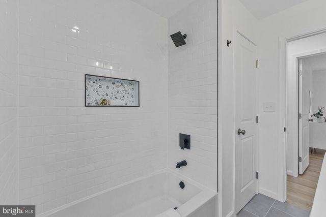450 E E ST, Purcellville, VA 20132