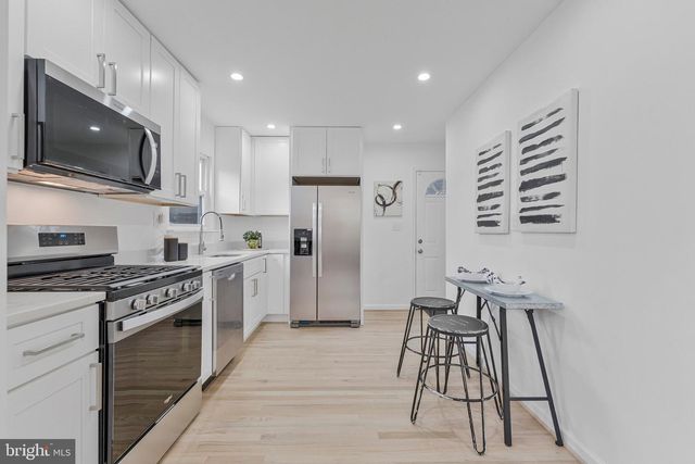 450 E E ST, Purcellville, VA 20132