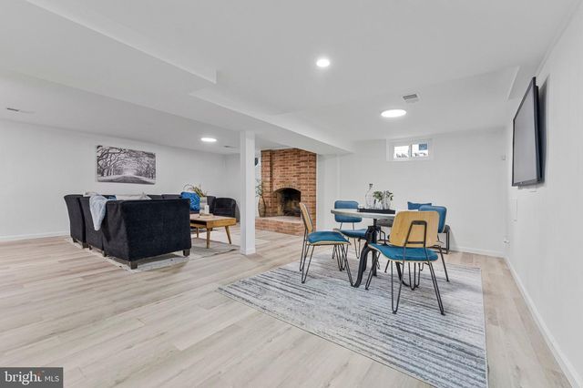 450 E E ST, Purcellville, VA 20132