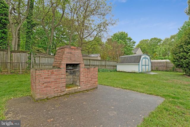450 E E ST, Purcellville, VA 20132