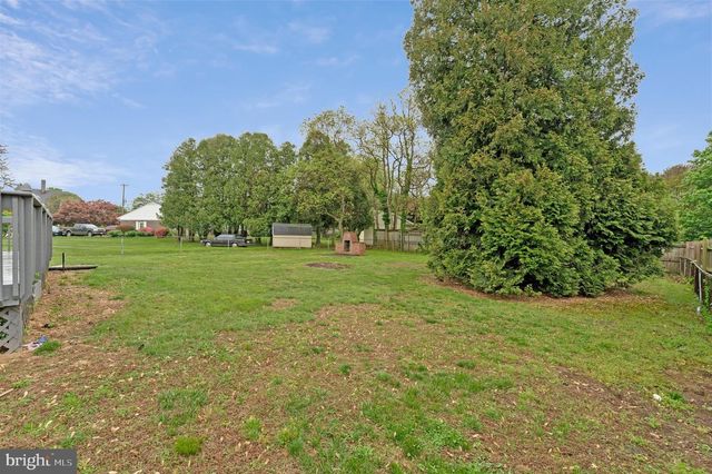 450 E E ST, Purcellville, VA 20132
