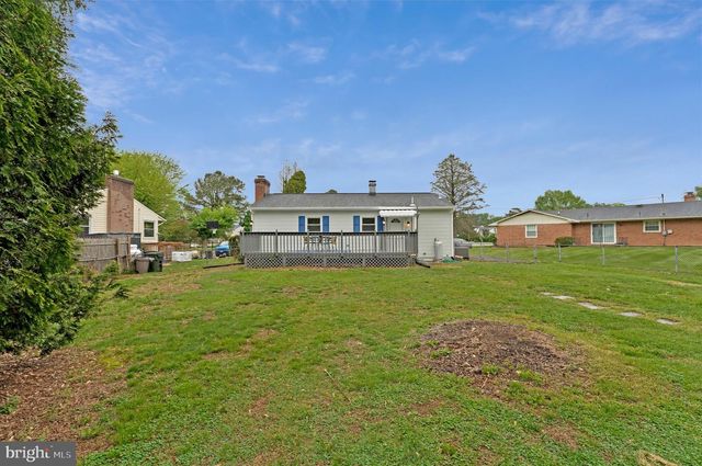450 E E ST, Purcellville, VA 20132