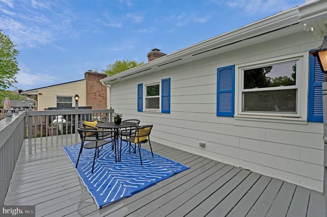 450 E E ST, Purcellville, VA 20132