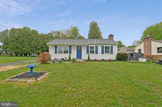 450 E E ST, Purcellville, VA 20132