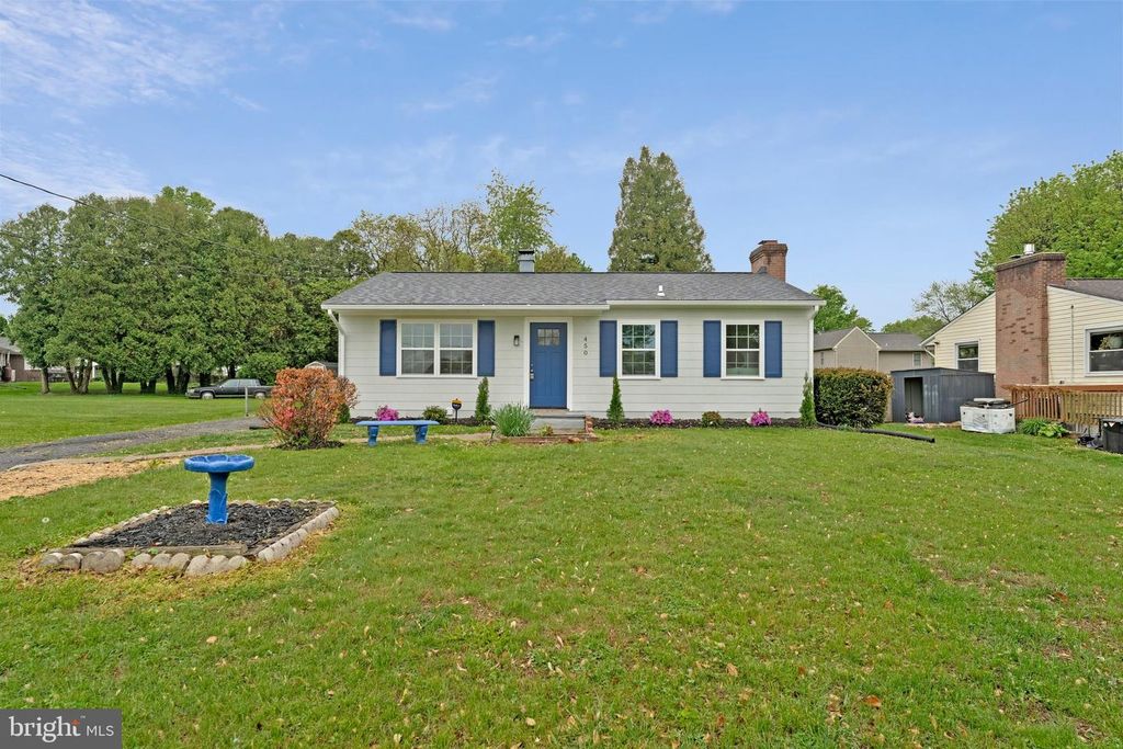 450 E E ST, Purcellville, VA 20132