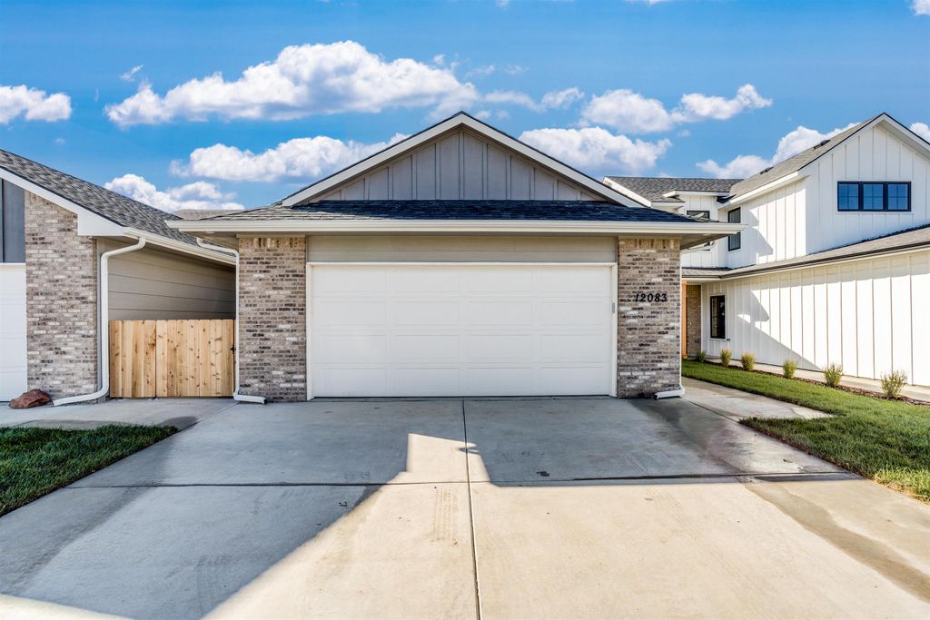 12438-12440 W Blanford St, Maize, KS 67223