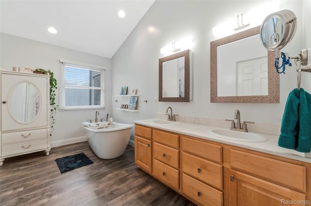 599 Nakomis Trail, Orion Charter Township, MI 48362