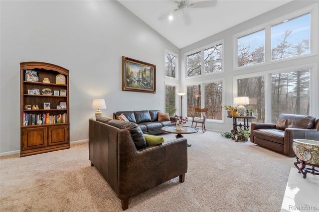 599 Nakomis Trail, Orion Charter Township, MI 48362