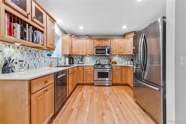 599 Nakomis Trail, Orion Charter Township, MI 48362