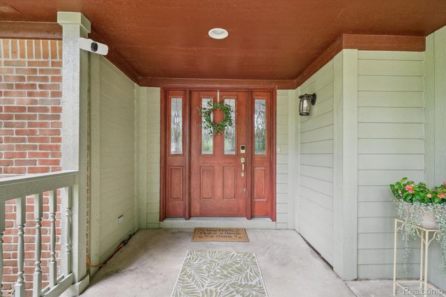 599 Nakomis Trail, Orion Charter Township, MI 48362