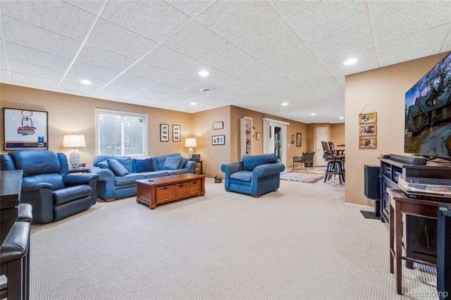 599 Nakomis Trail, Orion Charter Township, MI 48362