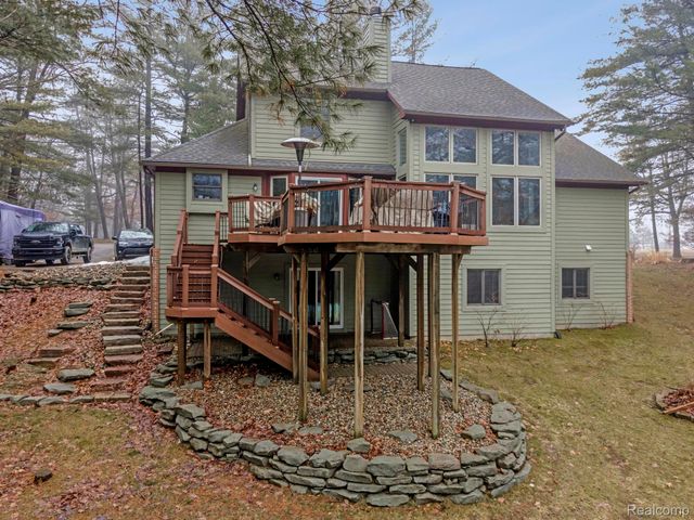 599 Nakomis Trail, Orion Charter Township, MI 48362
