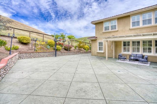 5582 Castello Court, Dublin, CA 94568