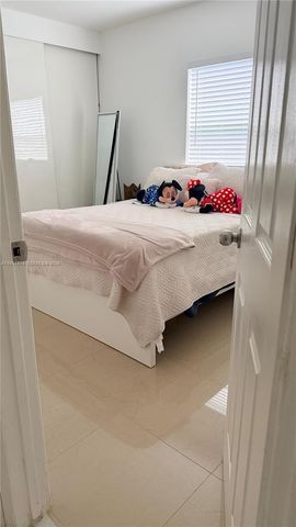 1323 NE 182nd St, North Miami Beach, FL 33162