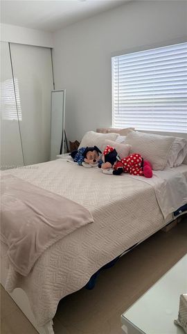 1323 NE 182nd St, North Miami Beach, FL 33162