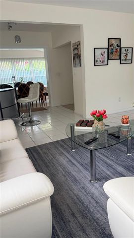 1323 NE 182nd St, North Miami Beach, FL 33162