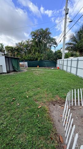 1323 NE 182nd St, North Miami Beach, FL 33162