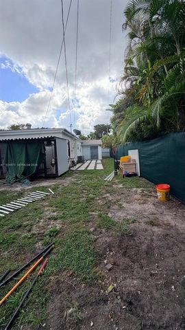 1323 NE 182nd St, North Miami Beach, FL 33162