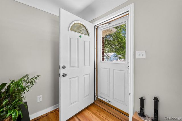 24740 Saxony Avenue, Eastpointe, MI 48021