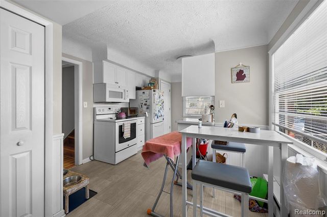 24740 Saxony Avenue, Eastpointe, MI 48021