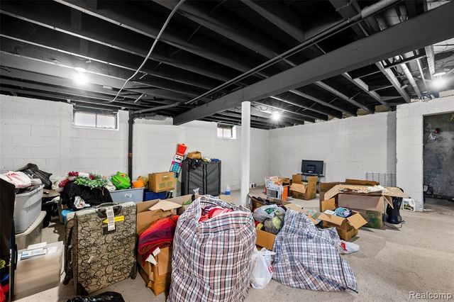 24740 Saxony Avenue, Eastpointe, MI 48021