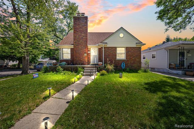 24740 Saxony Avenue, Eastpointe, MI 48021