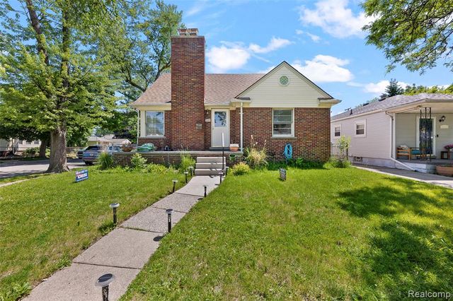 24740 Saxony Avenue, Eastpointe, MI 48021