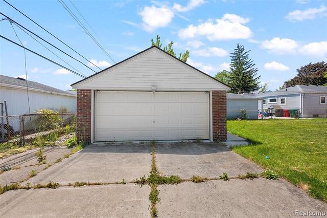 24740 Saxony Avenue, Eastpointe, MI 48021