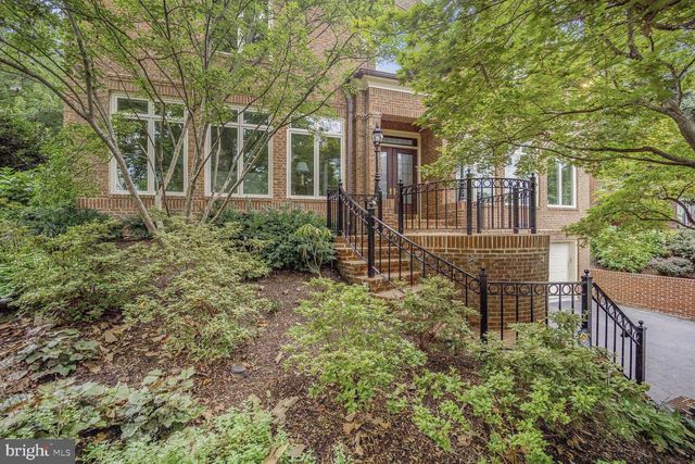 3121 ARIZONA AVE NW, Washington, DC 20016