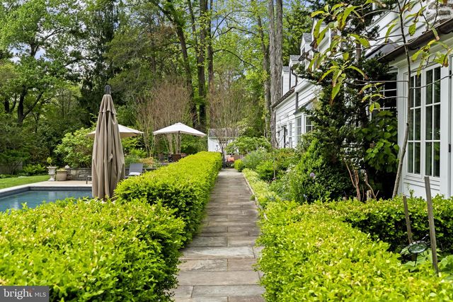 437 CHURCH RD, Devon, PA 19333