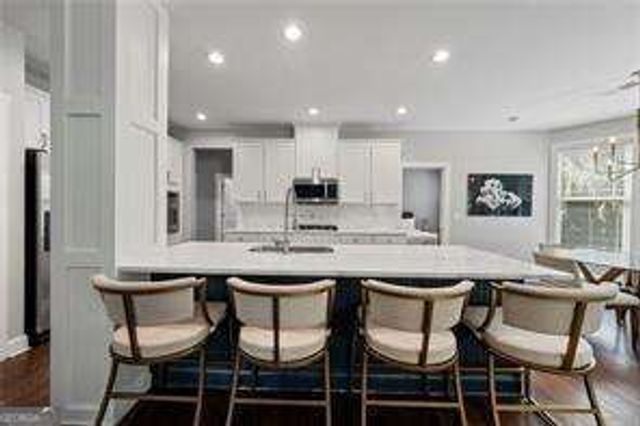 2084 Hatteras Way NW, Atlanta, GA 30318