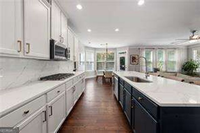 2084 Hatteras Way NW, Atlanta, GA 30318
