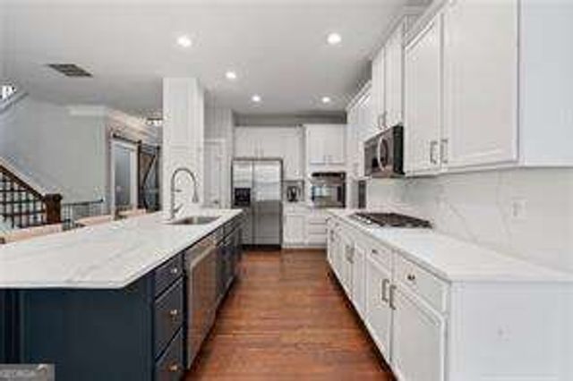 2084 Hatteras Way NW, Atlanta, GA 30318