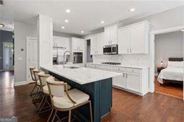 2084 Hatteras Way NW, Atlanta, GA 30318