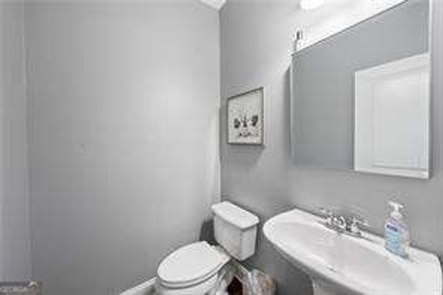2084 Hatteras Way NW, Atlanta, GA 30318