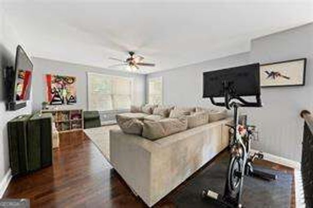 2084 Hatteras Way NW, Atlanta, GA 30318