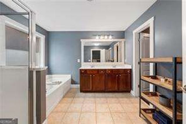 2084 Hatteras Way NW, Atlanta, GA 30318