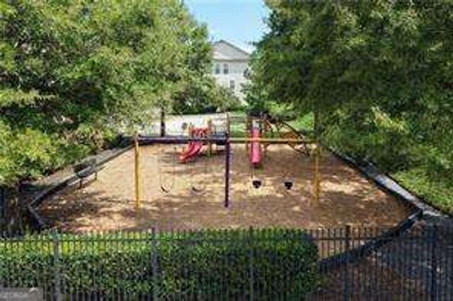 2084 Hatteras Way NW, Atlanta, GA 30318