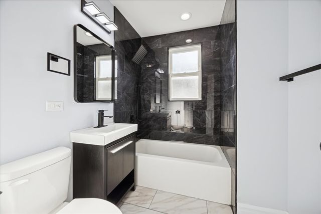 7521 S Parnell Avenue, Chicago, IL 60620