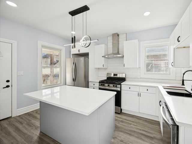 7521 S Parnell Avenue, Chicago, IL 60620