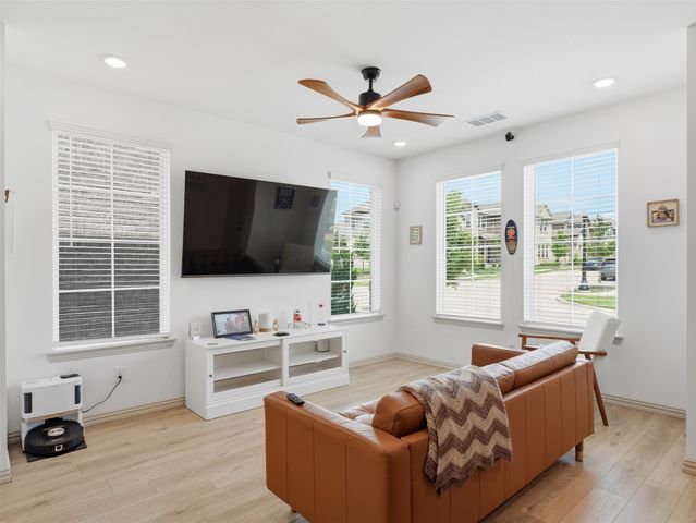 5368 Cornerstone Street, Haltom City, TX 76117