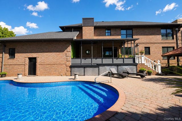 5 Nicolosi Drive, Staten Island, NY 10312