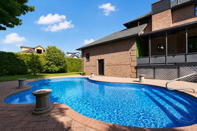 5 Nicolosi Drive, Staten Island, NY 10312