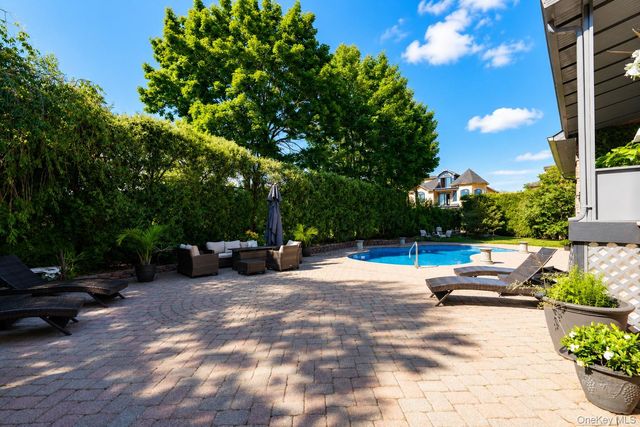 5 Nicolosi Drive, Staten Island, NY 10312
