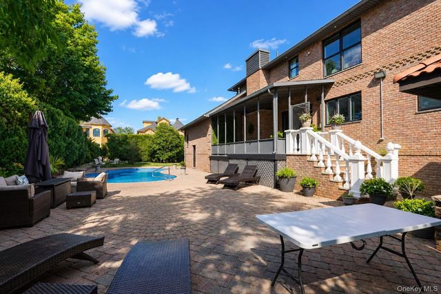 5 Nicolosi Drive, Staten Island, NY 10312